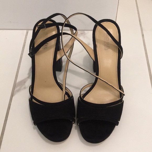 Heels - Picture 2 of 6